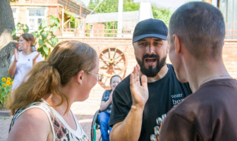 У Луцьку люди з інвалідністю взяли участь у театральній виставі